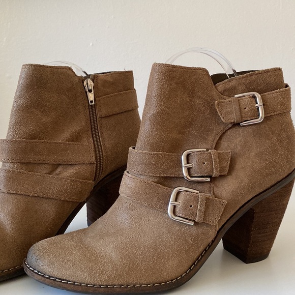 DV Dolce Vita buckle ankle booties size 10 - Picture 6 of 11